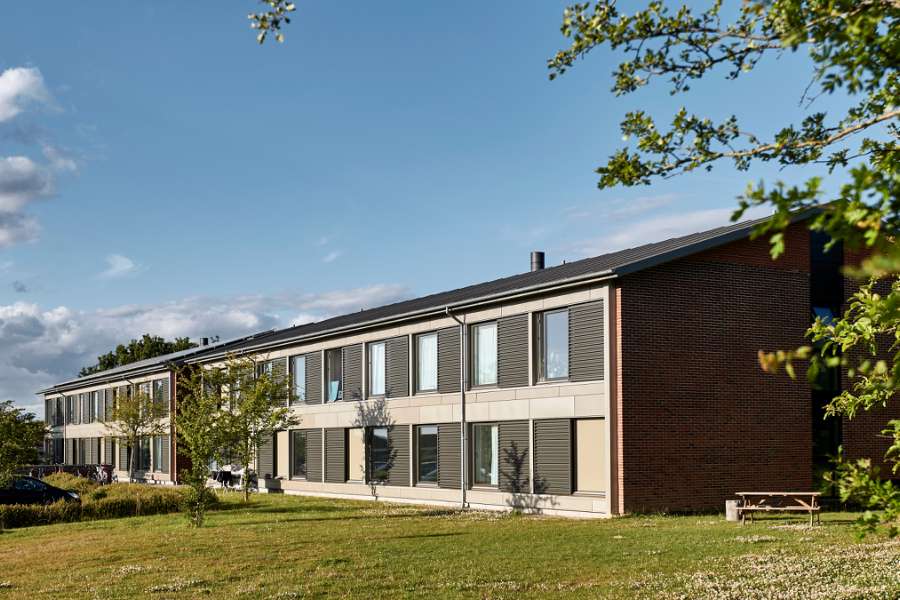 Kloge hoveder får facaden beskyttet med aluminiumskassetter fra DS Stålprofil, Vilhelm Kiers Kollegium, Snogebæksvej 11-21, 8210 Århus